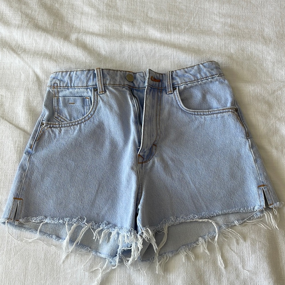Never worn Zara denim shorts